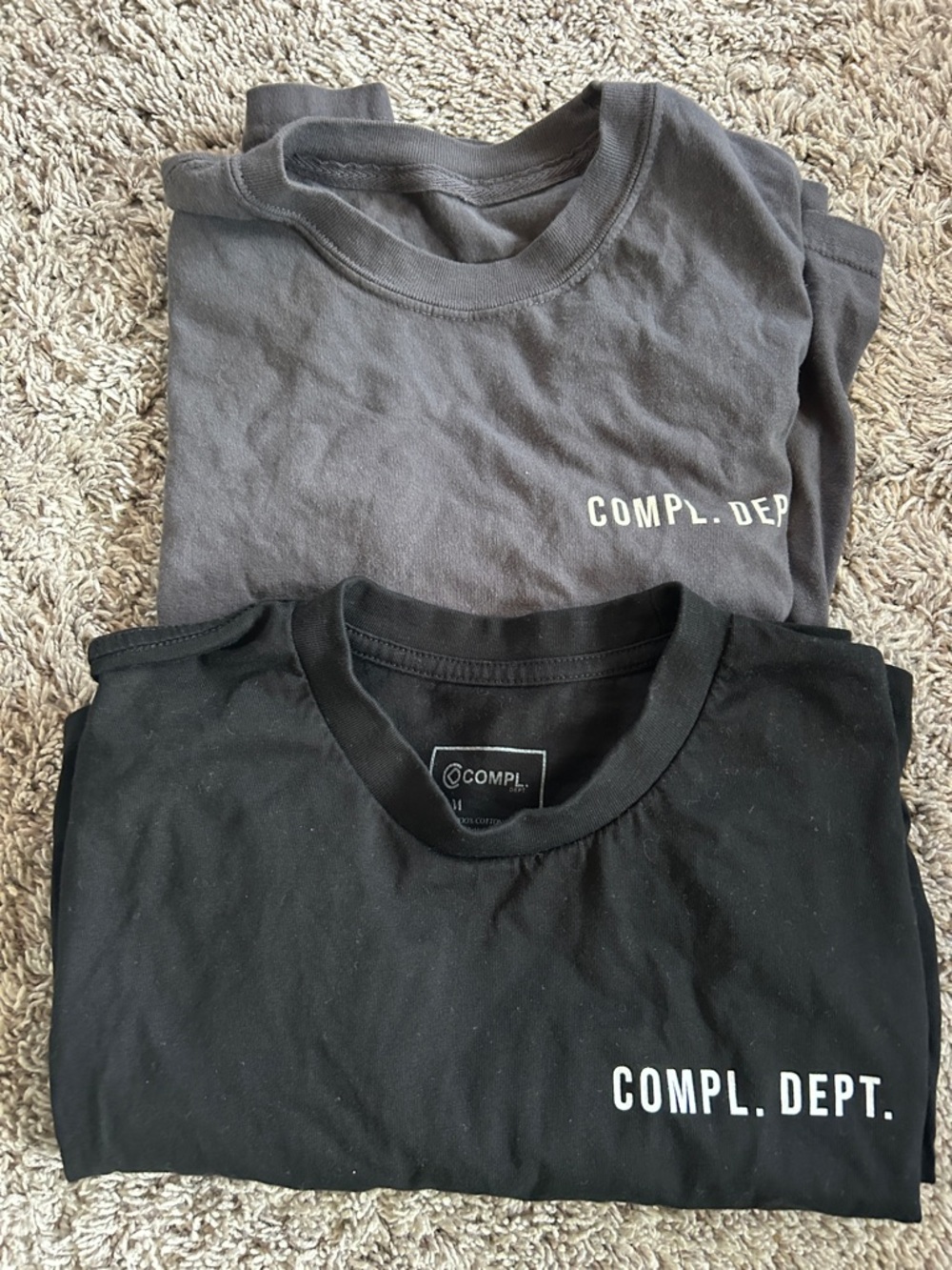 COMPL. DEPT. Logo Tee Set in Charcoal & Black